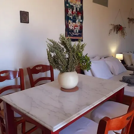 M. 4 Tatil Evi Agios Romanos